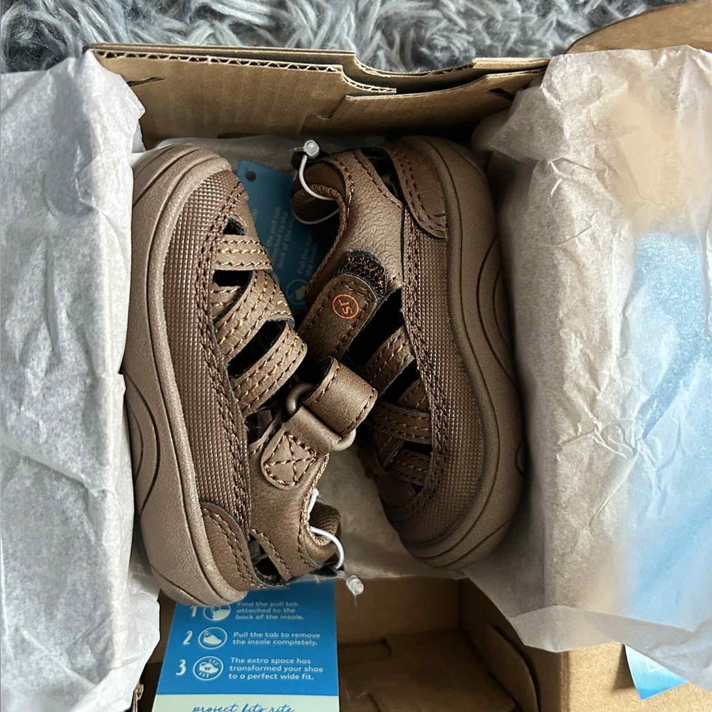 NWOT Stride Rite Brown Todder Sandel Size‎ 3M